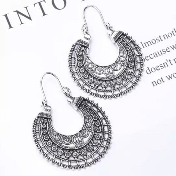 NEW Antique Silver tone Vintage style Earrings - Picture 3 of 5